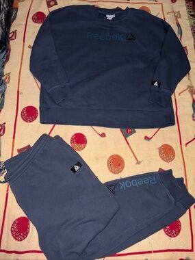 Reebok Navy Crewneck Sweatshirt and Jogger Set